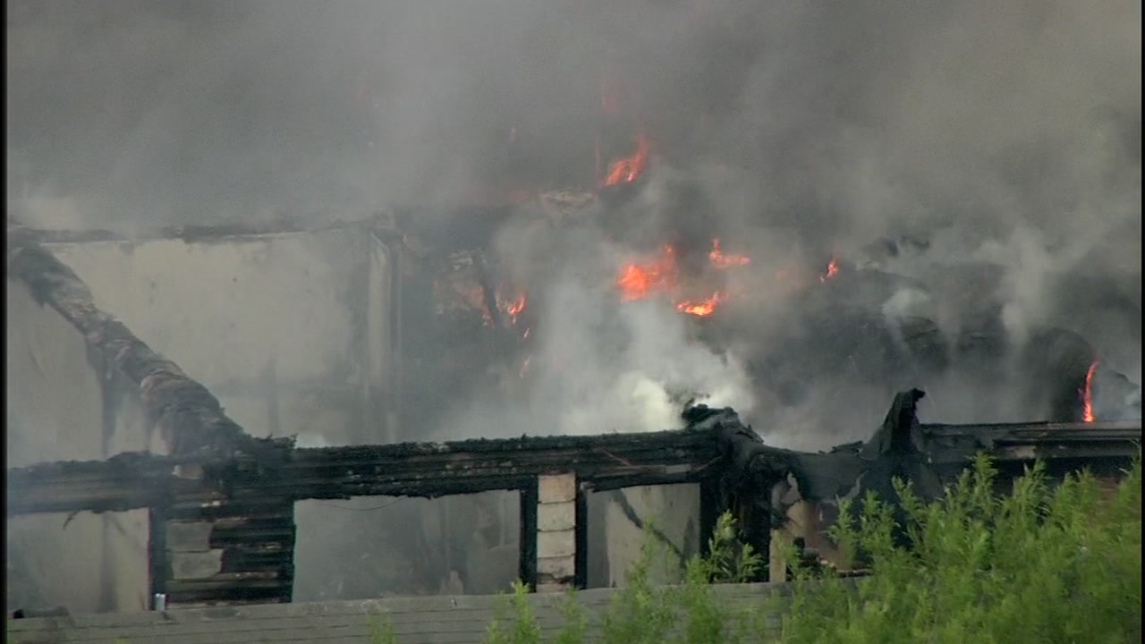 Fire in northwest Houston damages 16 apartments